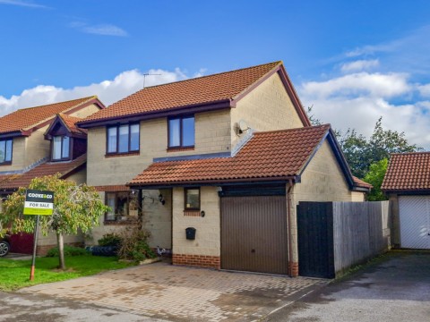 Glastonbury Way - EAID:6a22df450a1d966c4e61b5b18db2818b, BID:1