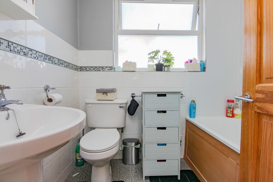 Images for Farm Road, Weston-super-Mare EAID:6a22df450a1d966c4e61b5b18db2818b BID:1