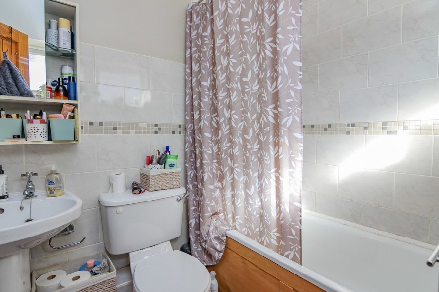 Images for Farm Road, Weston-super-Mare EAID:6a22df450a1d966c4e61b5b18db2818b BID:1