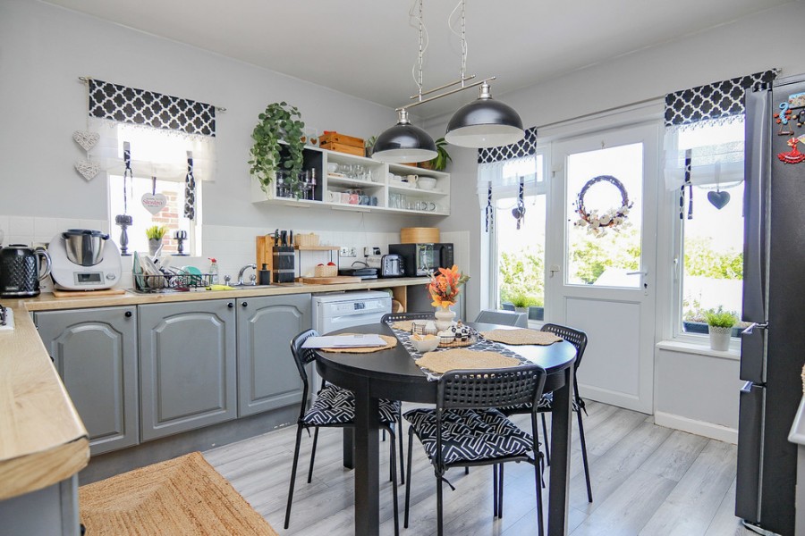 Images for Farm Road, Weston-super-Mare EAID:6a22df450a1d966c4e61b5b18db2818b BID:1