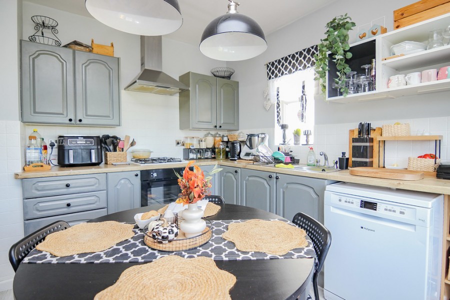 Images for Farm Road, Weston-super-Mare EAID:6a22df450a1d966c4e61b5b18db2818b BID:1