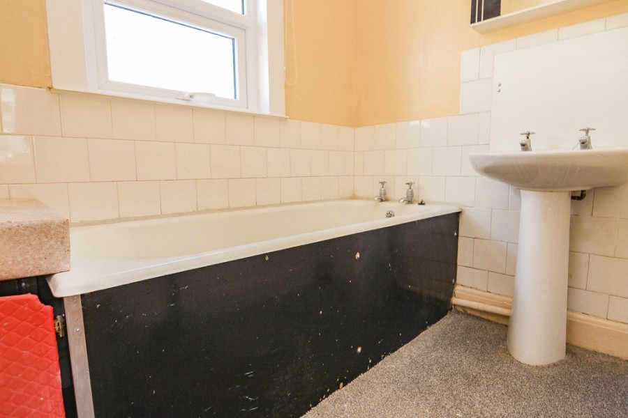Images for Quantock Road, Weston-super-Mare EAID:6a22df450a1d966c4e61b5b18db2818b BID:1