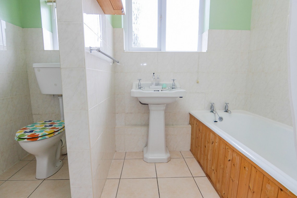 Images for Arundell Road, Weston-super-Mare EAID:6a22df450a1d966c4e61b5b18db2818b BID:1
